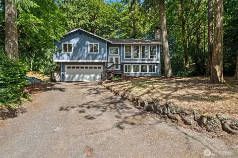 7540 Grahns Ln NE, Bremerton, WA 98311