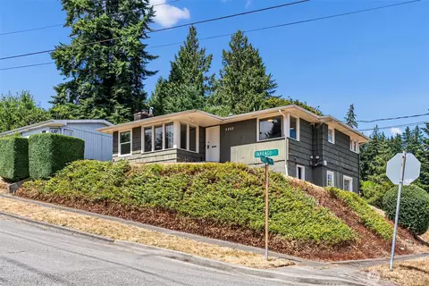 3202 Farragut St, Bremerton, WA 98312