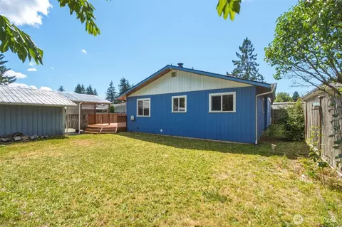 Exterior - 8527 9th Ave SE, Everett, WA 98208 photo 2 of 7
