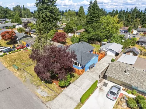 View/Area - 8527 9th Ave SE, Everett, WA 98208 photo 2 of 5
