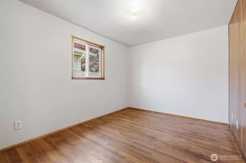 Bedroom - 8527 9th Ave SE, Everett, WA 98208 photo 4 of 4
