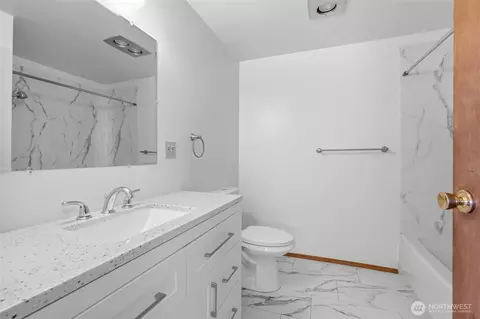 Bath - 8527 9th Ave SE, Everett, WA 98208 photo 1 of 3