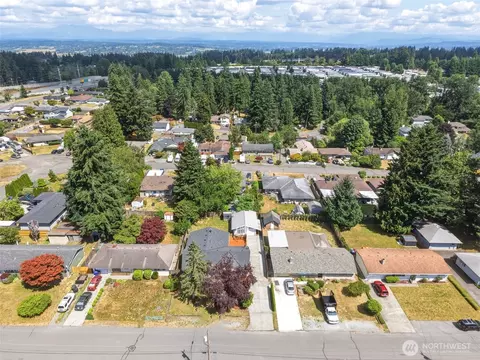 View/Area - 8527 9th Ave SE, Everett, WA 98208 photo 4 of 5