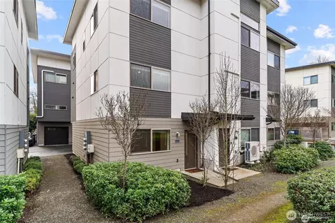 4290 S Greenbelt Station Dr, Seattle, WA 98118