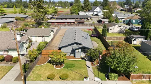 209 16th St SW, Puyallup, WA 98371