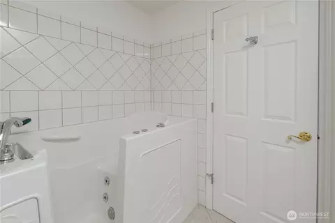 Bath - 465 Kirner Rd, Sequim, WA 98382 photo 4 of 5