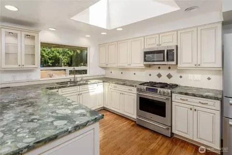 Kitchen - 465 Kirner Rd, Sequim, WA 98382 photo 2 of 4