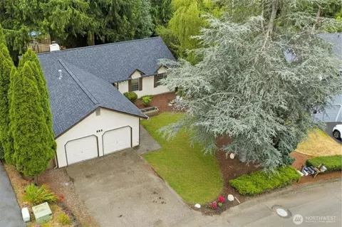 983 NE Marwood Dr, Bremerton, WA 98311
