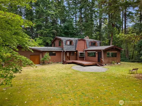 2723 NE Heron Pond Ln, Poulsbo, WA 98370