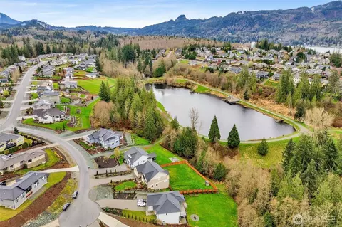 24030 Dolphin Ln, Mount Vernon, WA 98274