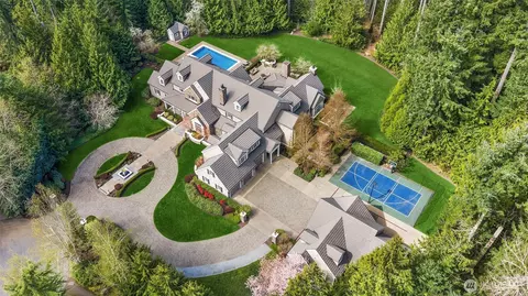 2045 250th Pl NE, Sammamish, WA 98074