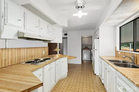 Kitchen - 815 124th St SW #153, Everett, WA 98204 photo 1 of 3