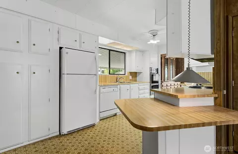 Kitchen - 815 124th St SW #153, Everett, WA 98204 photo 2 of 3