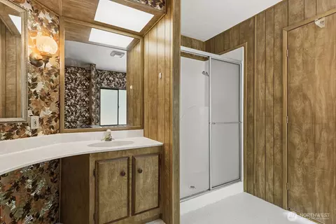 Bath - 815 124th St SW #153, Everett, WA 98204 photo 3 of 4