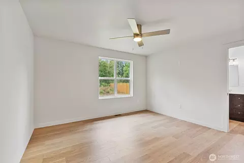 Bedroom - 903 Byham Rd, Winlock, WA 98596 photo 8 of 9