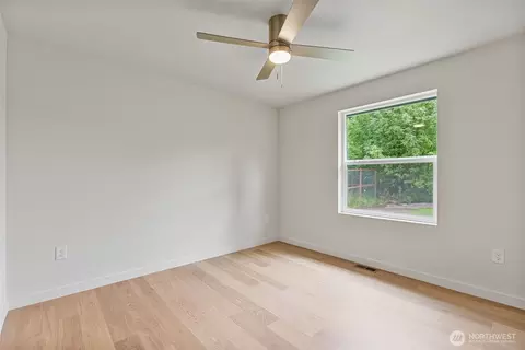 Bedroom - 903 Byham Rd, Winlock, WA 98596 photo 2 of 9