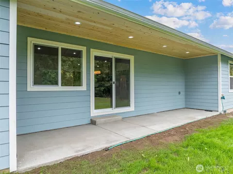 Exterior - 903 Byham Rd, Winlock, WA 98596 photo 4 of 5