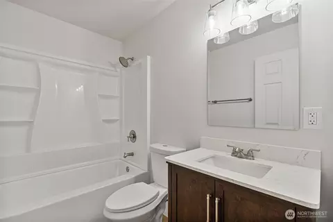 Bath - 903 Byham Rd, Winlock, WA 98596 photo 1 of 3