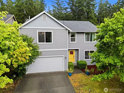 21284 Brevik Pl NW, Poulsbo, WA 98370