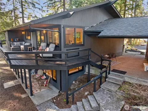22016 Vine Rd, Brier, WA 98036