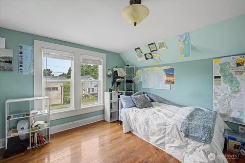 Bedroom - 304 Spruce St E, Ilwaco, WA 98624 photo 9 of 9