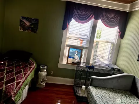 Bedroom - 304 Spruce St E, Ilwaco, WA 98624 photo 4 of 9