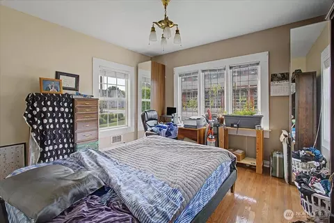 Bedroom - 304 Spruce St E, Ilwaco, WA 98624 photo 1 of 9