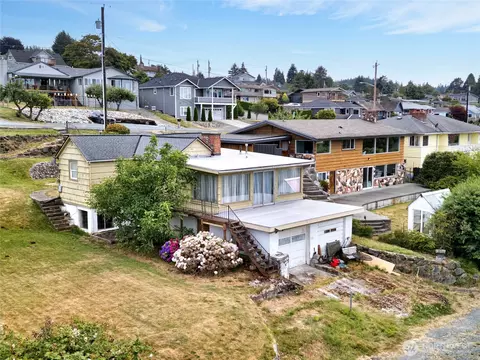 616 37th St, Anacortes, WA 98221