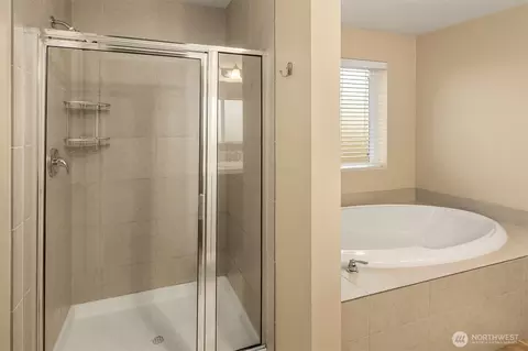 Bath - 22319 35th Dr SE, Bothell, WA 98021 photo 4 of 5