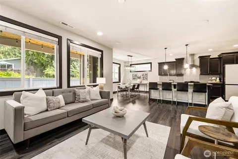 Living - 19311 Meridian Dr SE, Bothell, WA 98012 photo 4 of 4