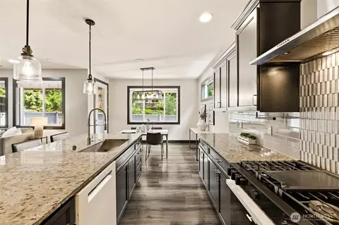 Kitchen - 19311 Meridian Dr SE, Bothell, WA 98012 photo 3 of 5