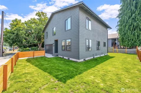 Exterior - 302 E Pine St, Centralia, WA 98531 photo 5 of 6