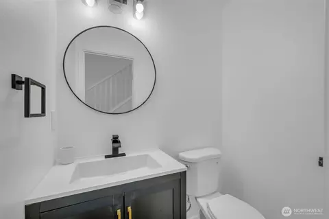 Bath - 302 E Pine St, Centralia, WA 98531 photo 1 of 5