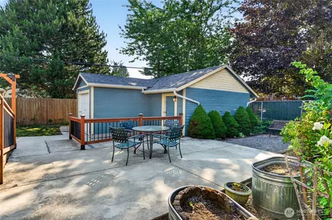 Exterior - 1372 Marion St, Enumclaw, WA 98022 photo 5 of 13