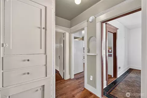 Entry Way - 1372 Marion St, Enumclaw, WA 98022 photo 2 of 2