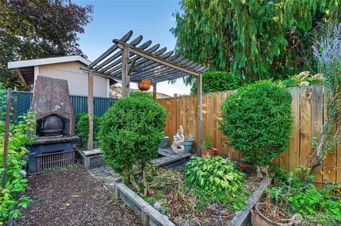 Exterior - 1372 Marion St, Enumclaw, WA 98022 photo 7 of 13