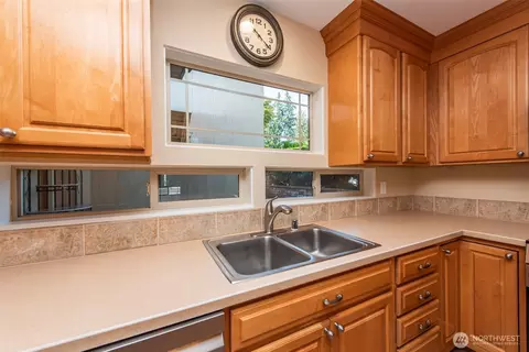 Kitchen - 126 Hilltop Dr #D, Sequim, WA 98382 photo 2 of 4