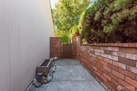 Exterior - 126 Hilltop Dr #D, Sequim, WA 98382 photo 4 of 8