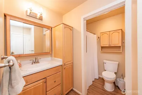 Bath - 126 Hilltop Dr #D, Sequim, WA 98382 photo 3 of 3