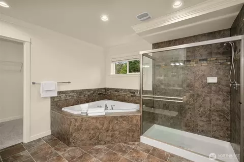 Bath - 21521 37th Ave SE, Bothell, WA 98021 photo 3 of 6