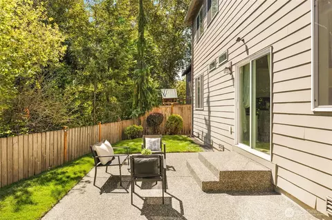 Exterior - 21521 37th Ave SE, Bothell, WA 98021 photo 3 of 5