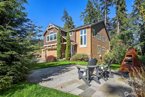 13874 Lavigne Ct NE, Bainbridge Island, WA 98110