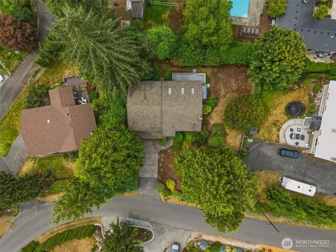 View/Area - 8530 Frederick Pl, Edmonds, WA 98026 photo 2 of 3