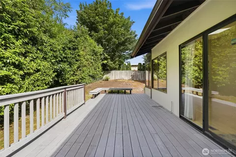 Exterior - 8530 Frederick Pl, Edmonds, WA 98026 photo 4 of 7