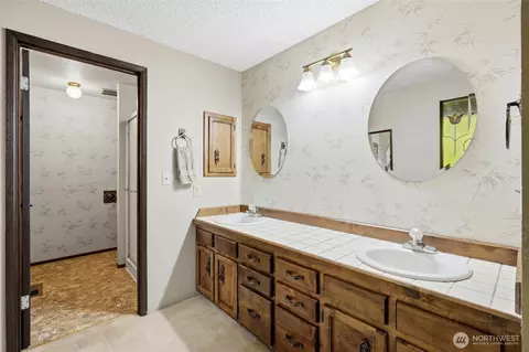 Bath - 8530 Frederick Pl, Edmonds, WA 98026 photo 1 of 3