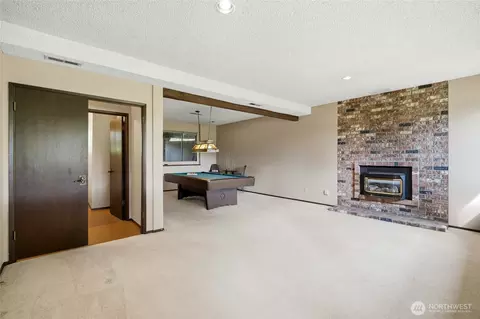 Living - 8530 Frederick Pl, Edmonds, WA 98026 photo 7 of 8