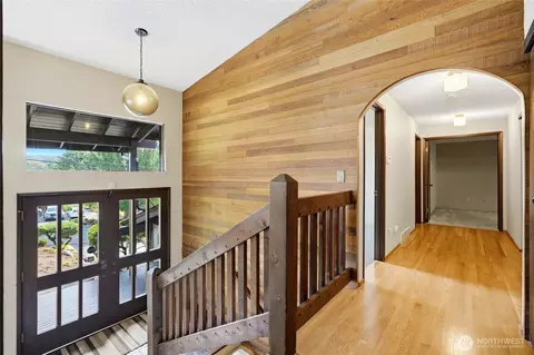 Entry Way - 8530 Frederick Pl, Edmonds, WA 98026 photo 2 of 2