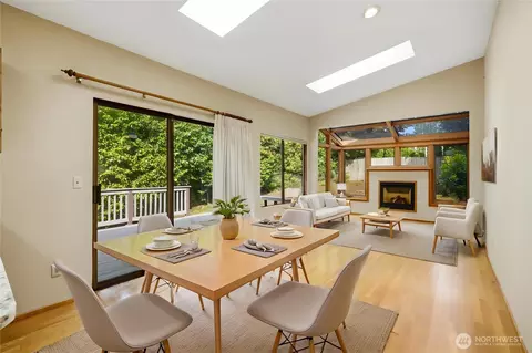 Dining - 8530 Frederick Pl, Edmonds, WA 98026 photo 1 of 1