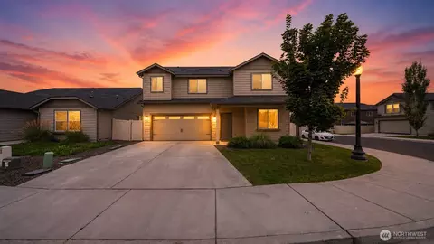 543 SW Angelina Loop, College Place, WA 99324