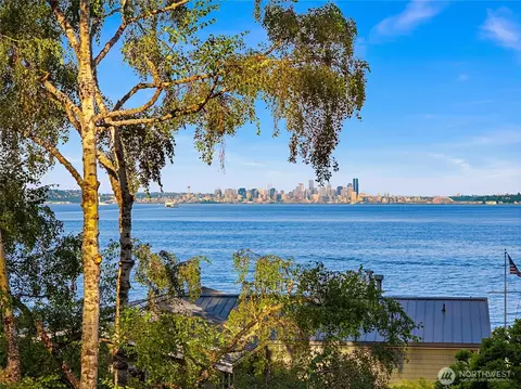 4089 Rockaway Beach Rd NE, Bainbridge Island, WA 98110